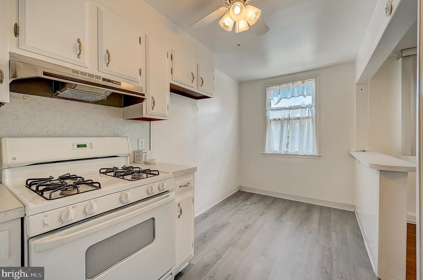 2280 Harwood Ave, Upper Darby PA 19082-5406 exterior