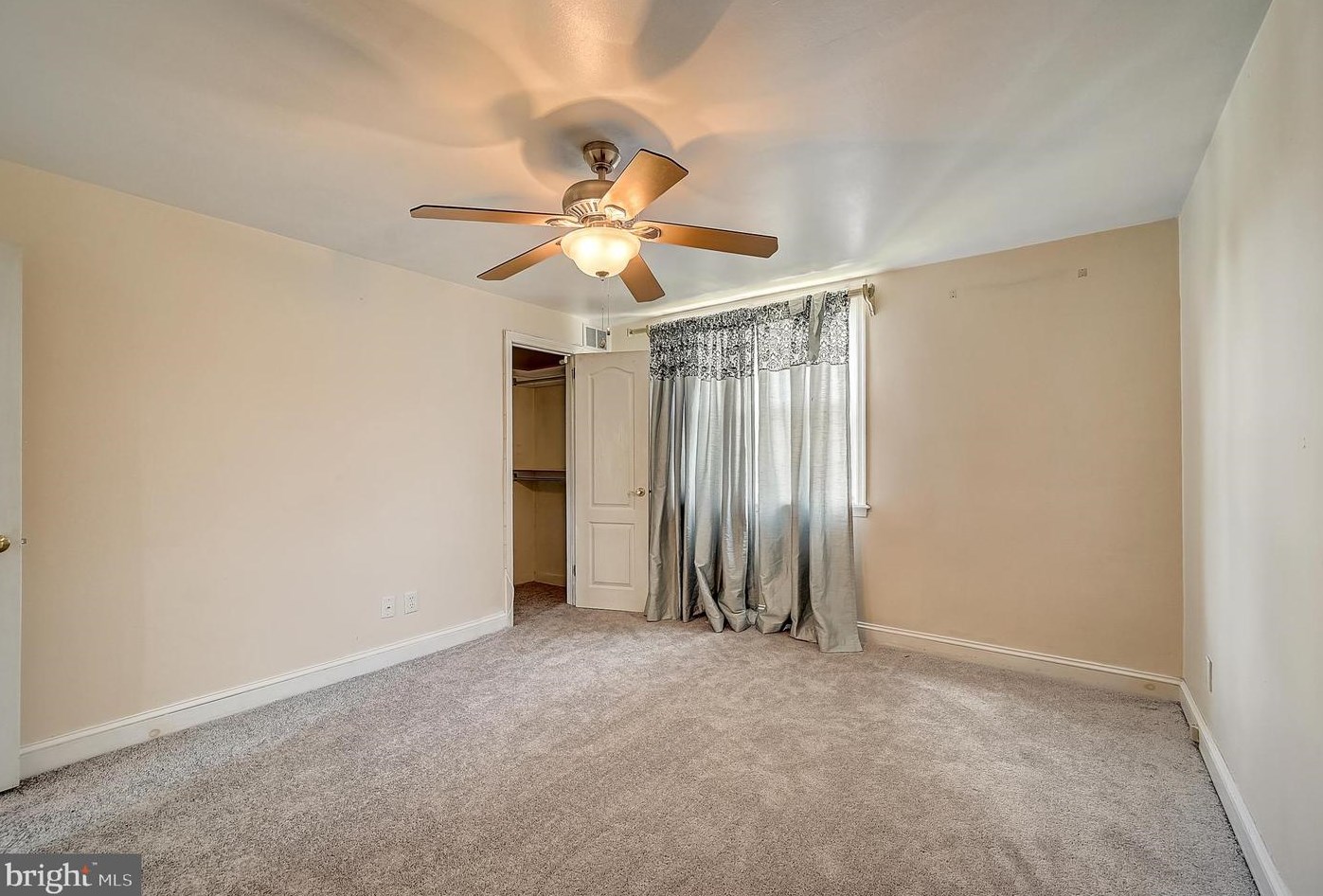 2280 Harwood Ave, Upper Darby PA 19082-5406 exterior