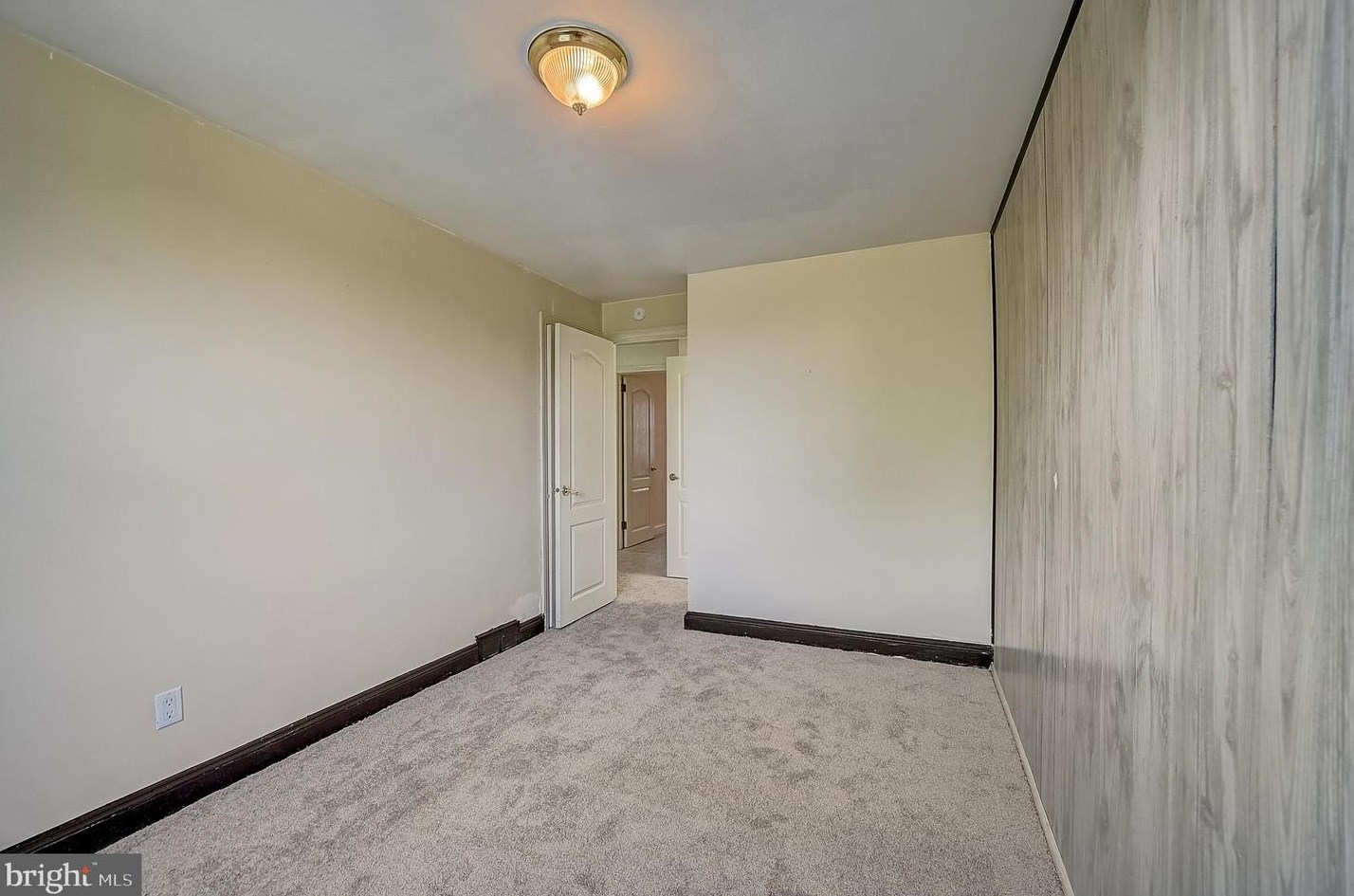 2280 Harwood Ave, Upper Darby PA 19082-5406 exterior