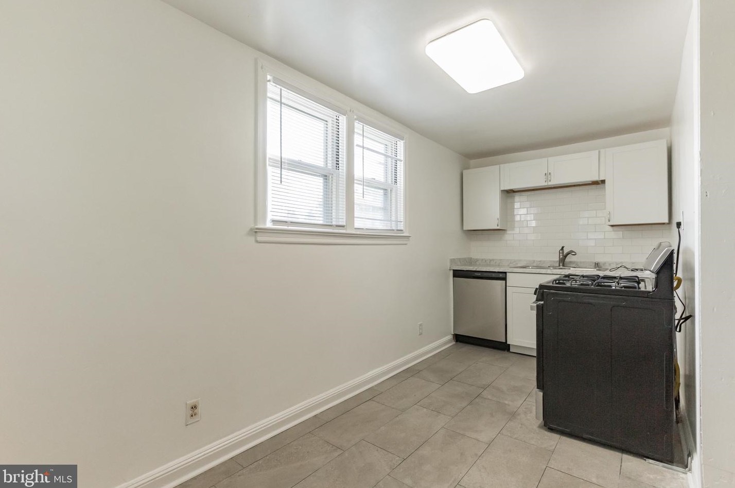 437 21 St, Chester PA 19013-5513 exterior