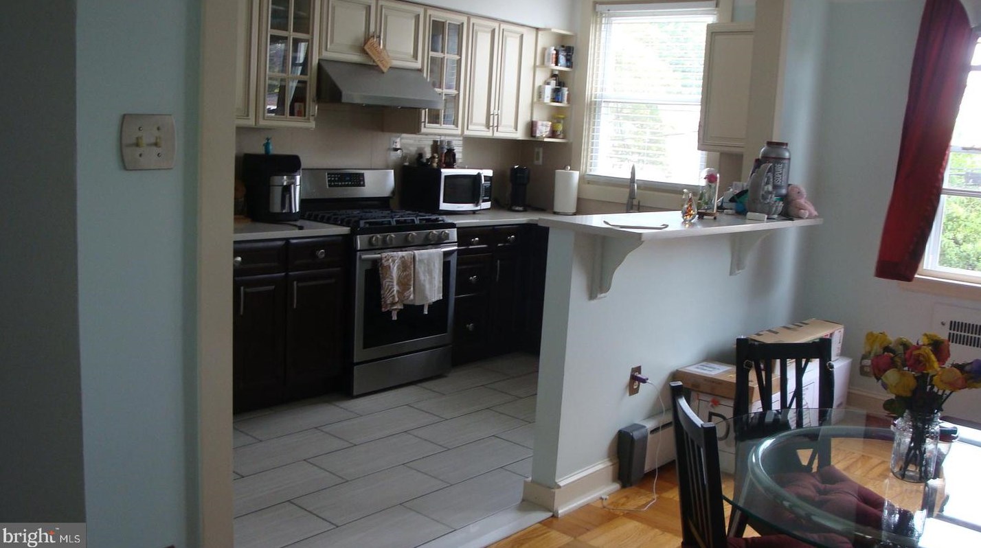 229 Cedar Ln, Upper Darby PA  19082-1321 exterior