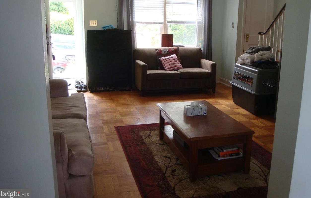 229 Cedar Ln, Upper Darby PA  19082-1321 exterior