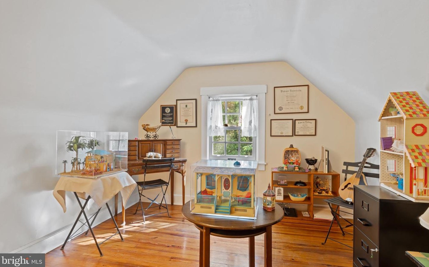 105 Cornell Ave, Swarthmore PA 19081-1933 exterior