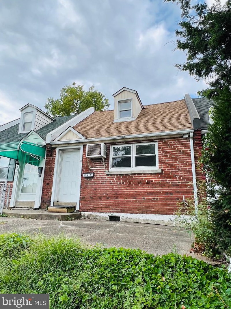 536 69th St, Upper Darby PA 19082-4102 exterior