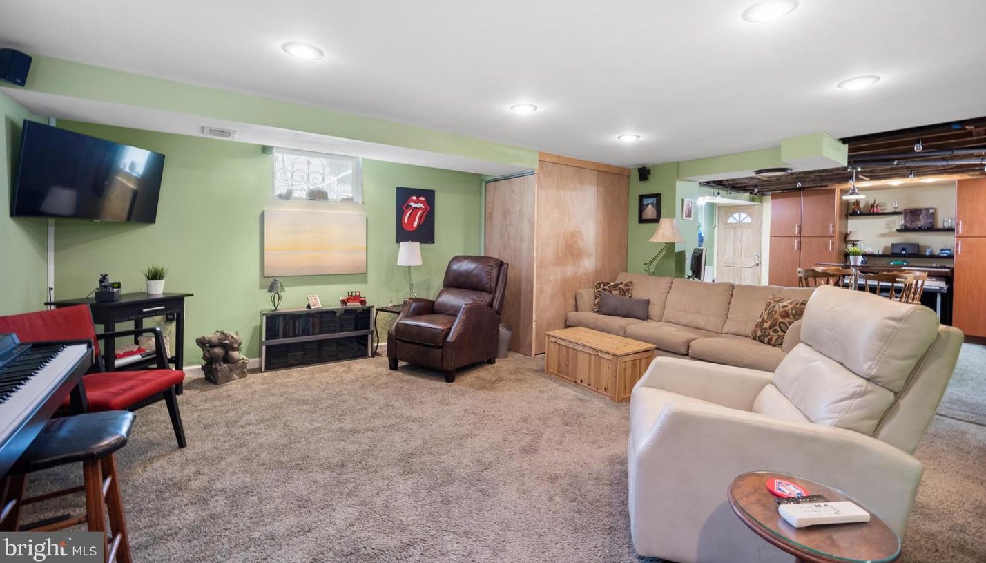 1415 Grace Rd, Swarthmore PA 19081-2809 exterior