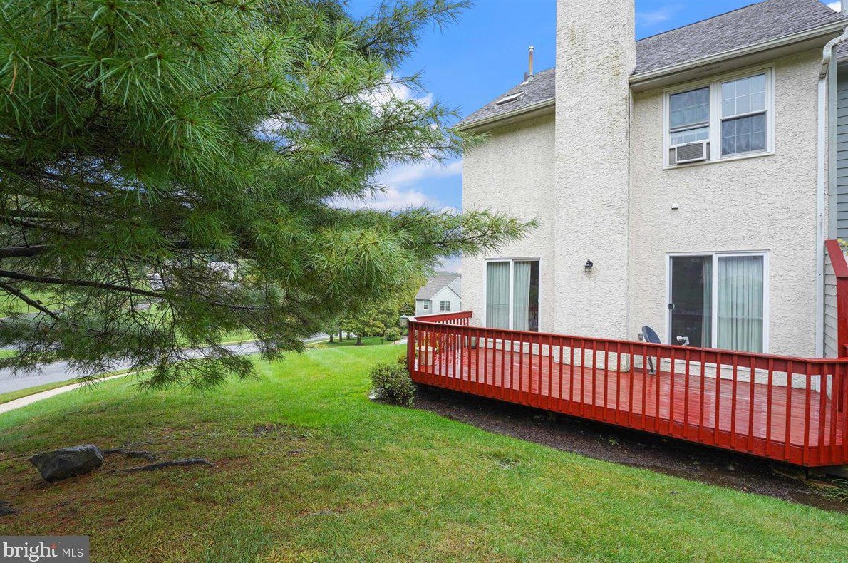 147 Knollwood Ct, Chester PA  19014-1260 exterior
