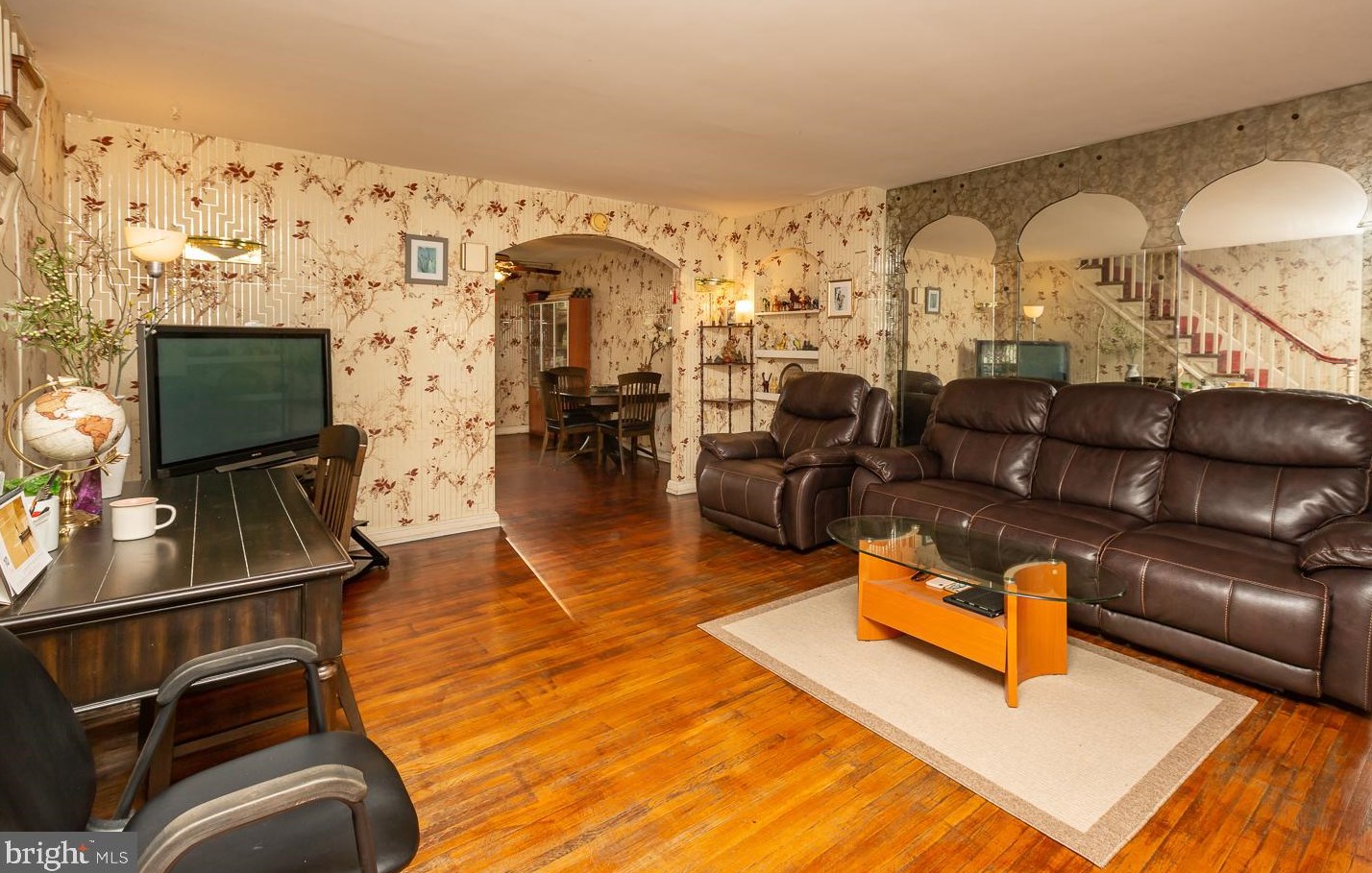 277 Glendale Rd, Upper Darby PA 19082-4017 exterior