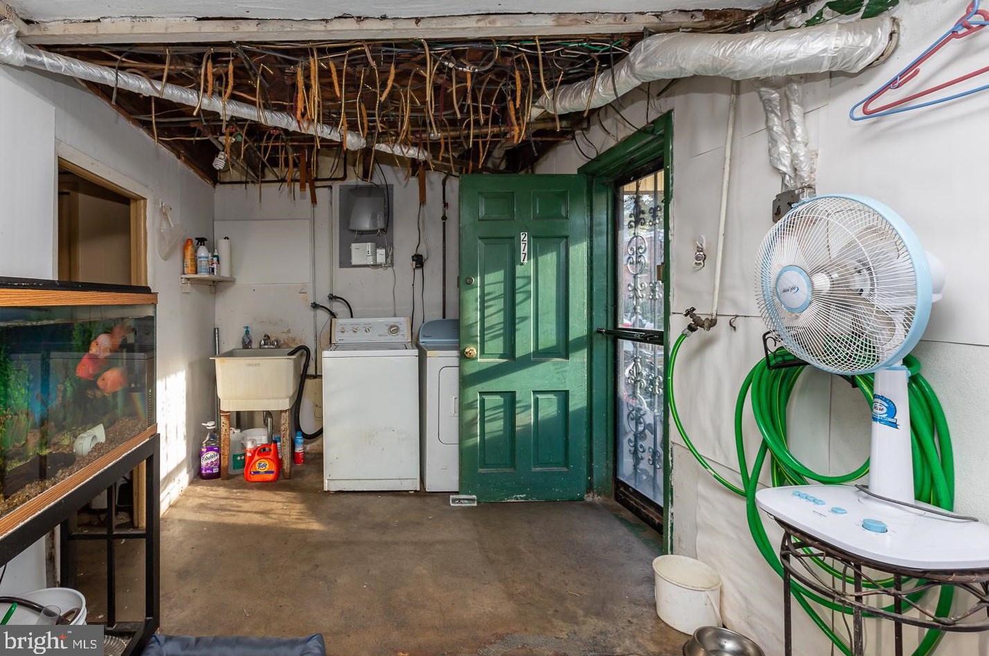 277 Glendale Rd, Upper Darby PA 19082-4017 exterior