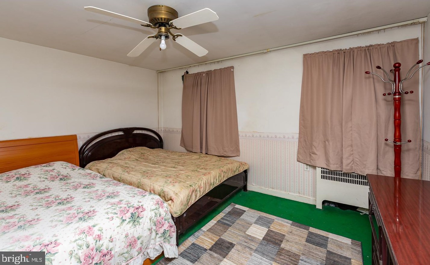 277 Glendale Rd, Upper Darby PA 19082-4017 exterior