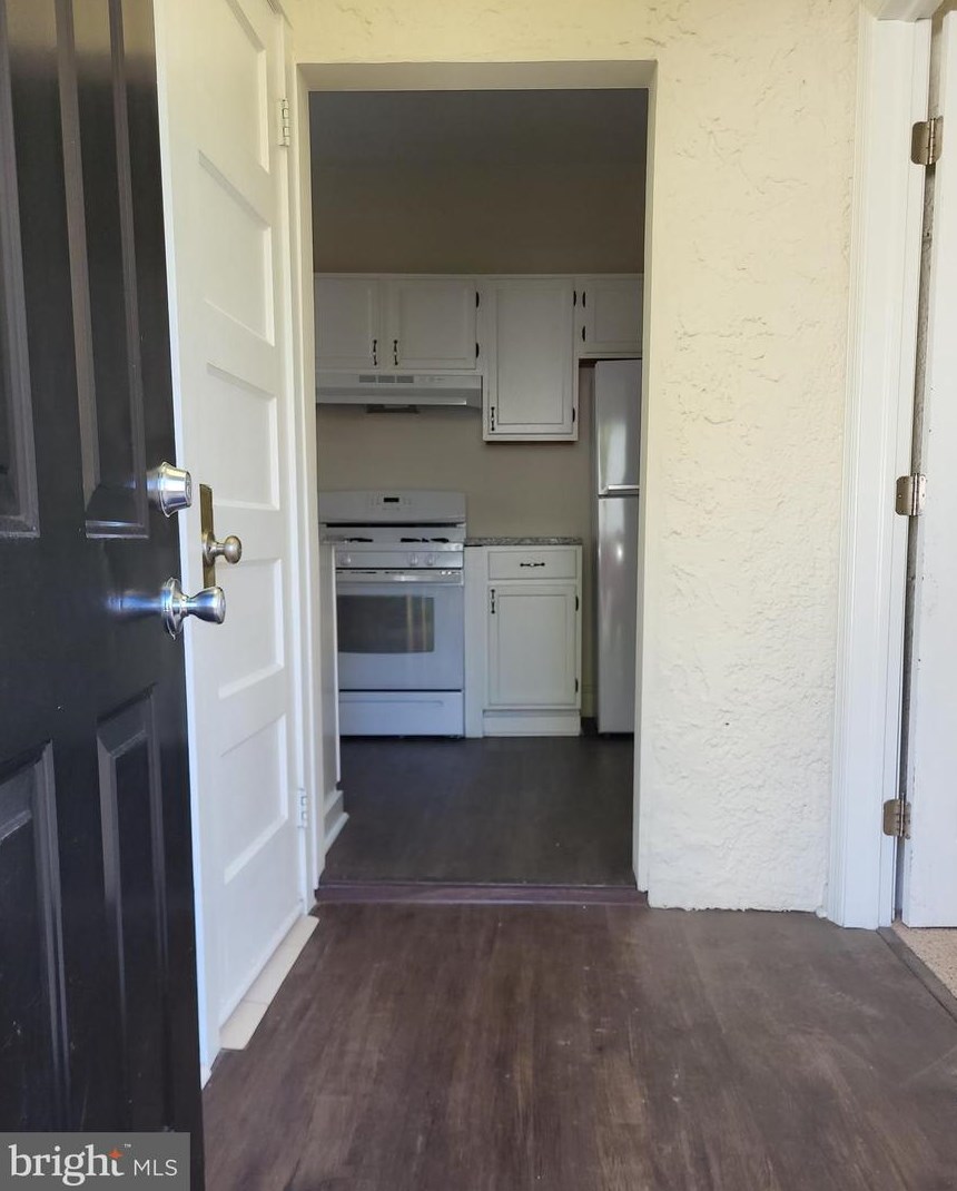 336 Cedar Ln, Upper Darby PA  19082-2734 exterior