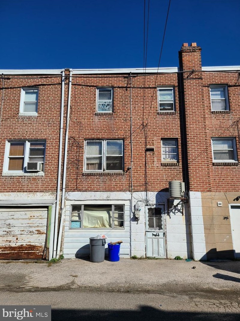 348 Springton Rd, Upper Darby PA  19082-4616 exterior