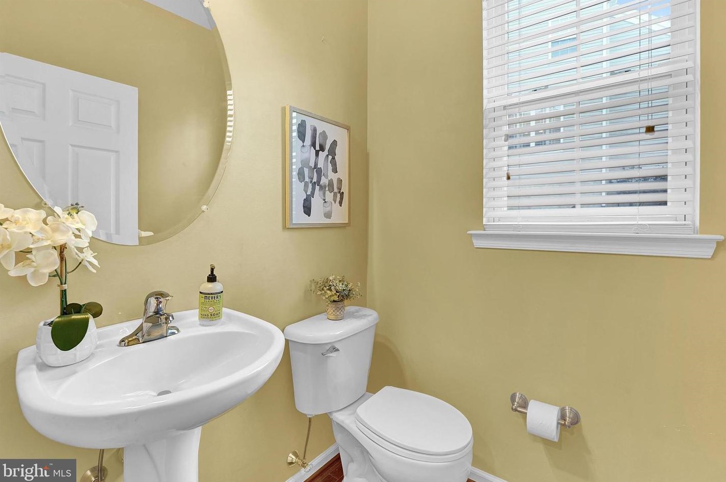 20 Venuti Dr, Chester PA 19014-3600 exterior