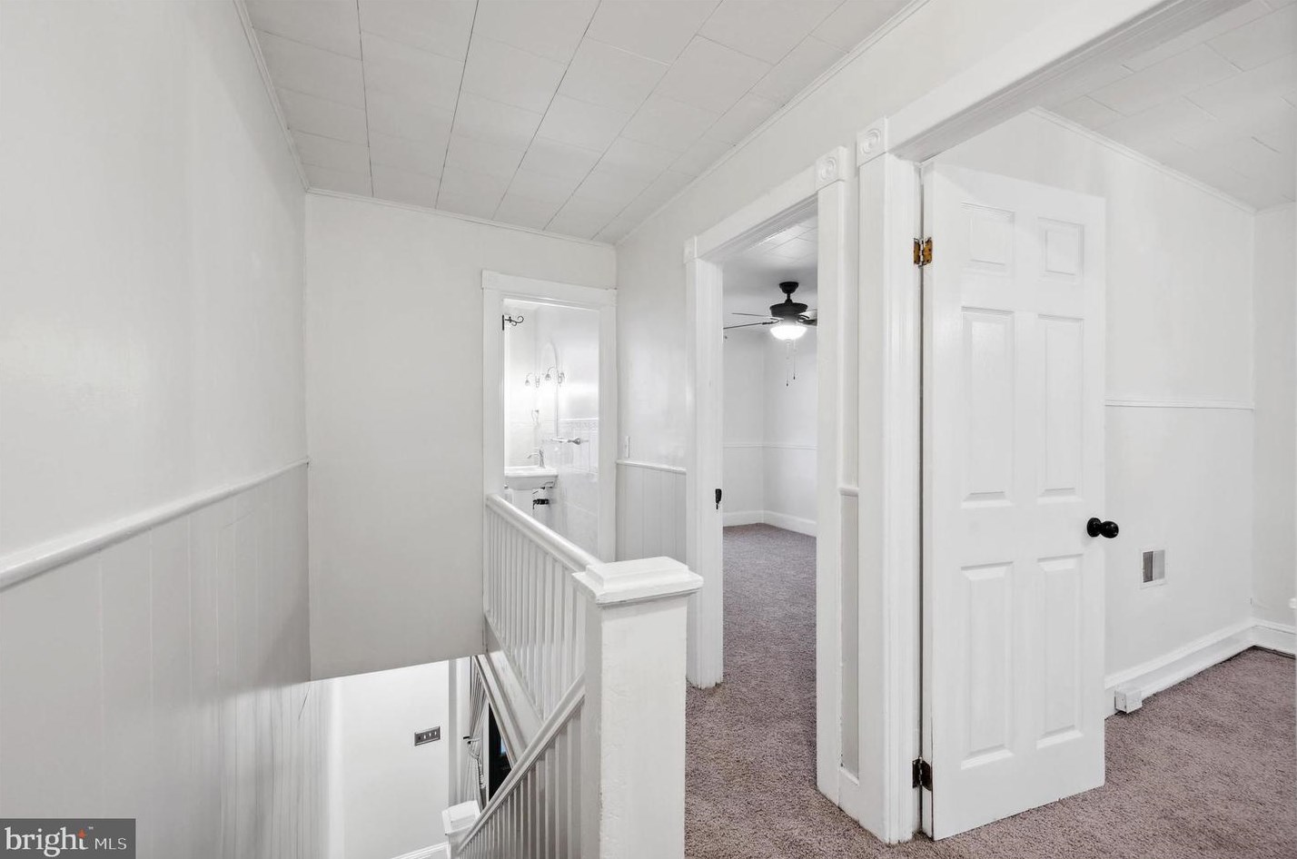 30 State Rd, Upper Darby PA 19082-1610 exterior