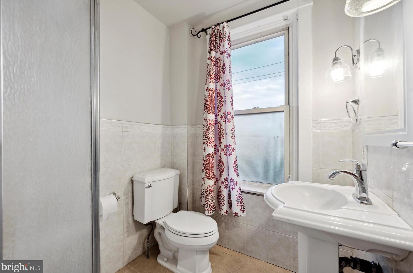 30 State Rd, Upper Darby PA 19082-1610 exterior