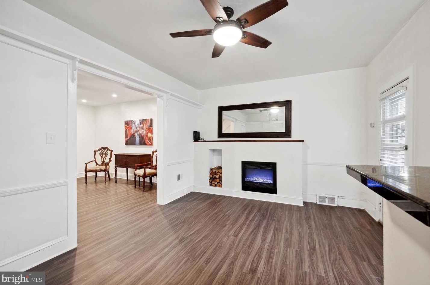 30 State Rd, Upper Darby PA 19082-1610 exterior