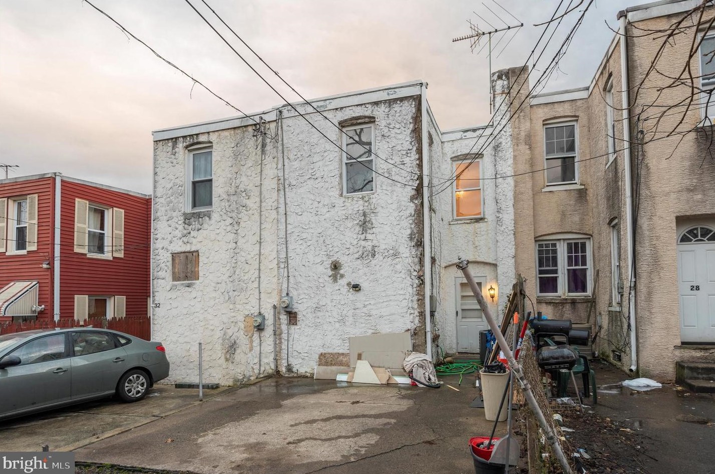 30 State Rd, Upper Darby PA 19082-1610 exterior