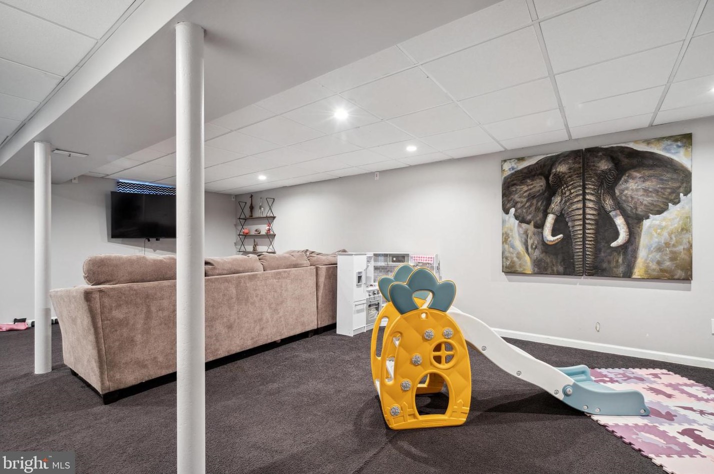 424 Brookhaven Rd, Chester PA  19015-1802 exterior