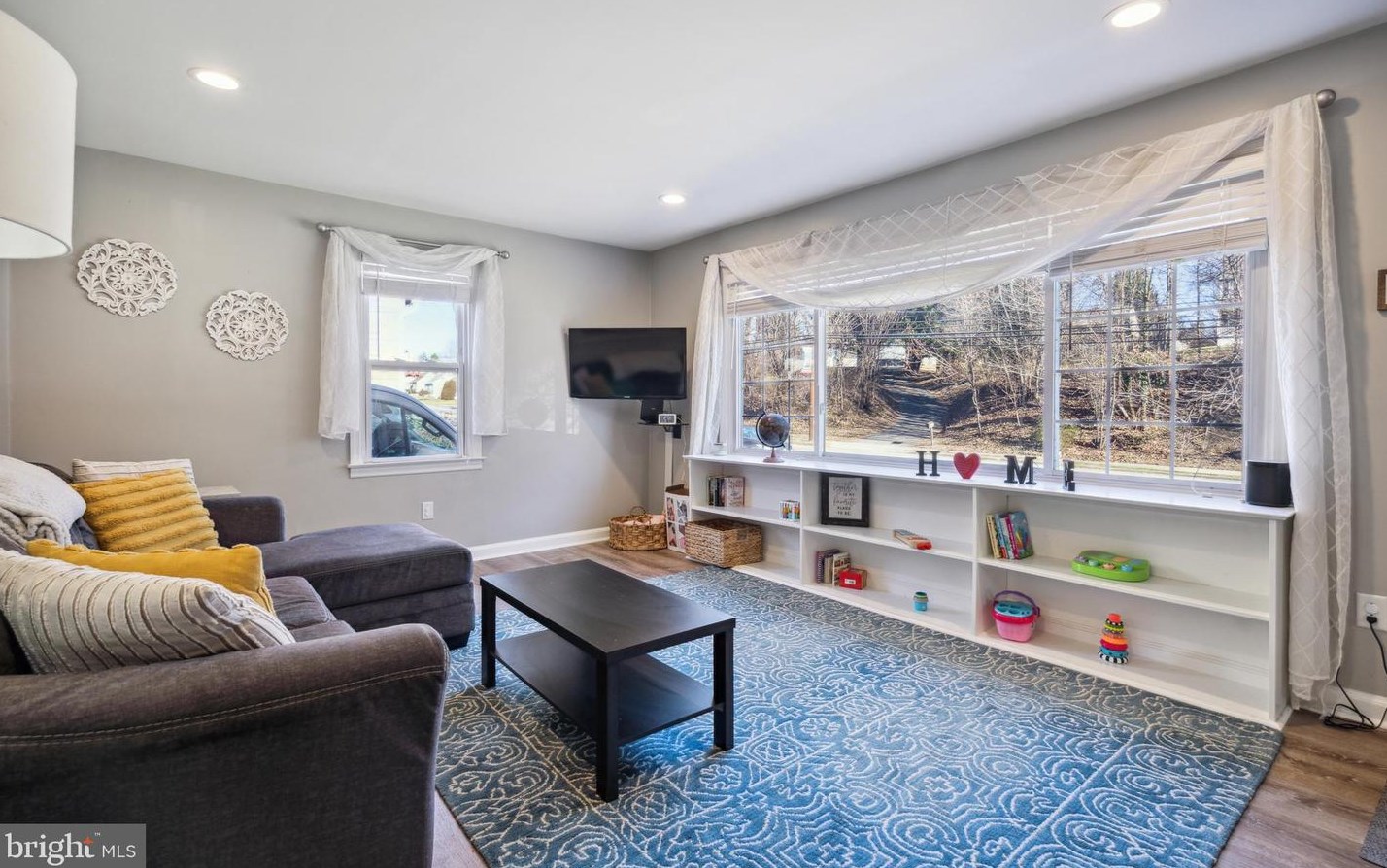 424 Brookhaven Rd, Chester PA  19015-1802 exterior