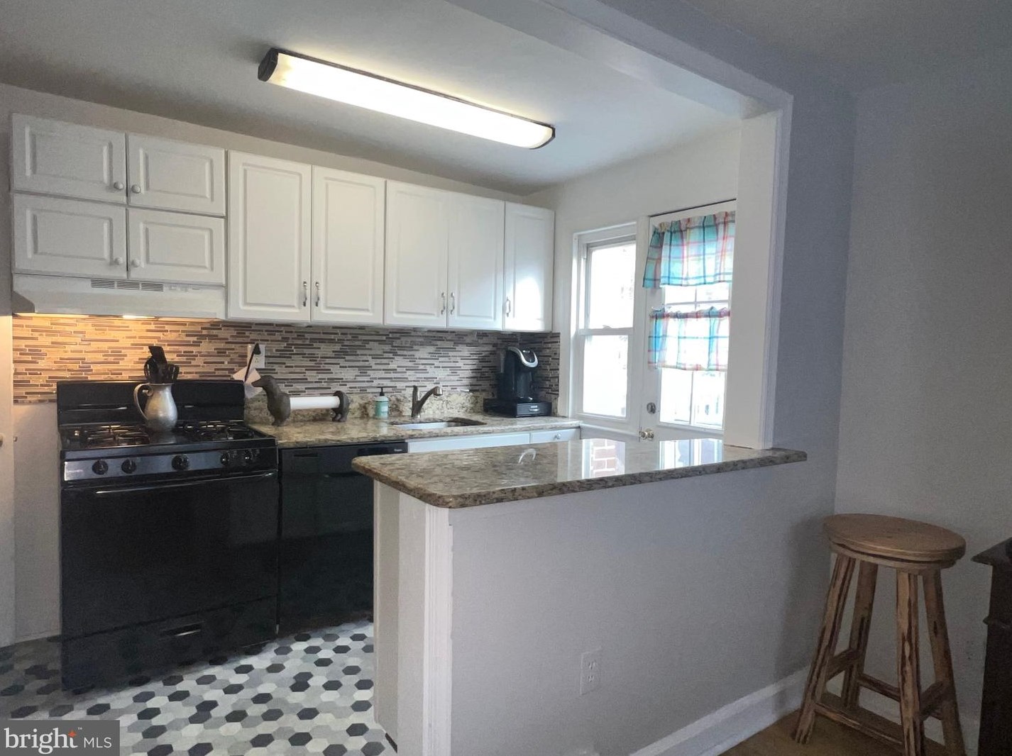 2240 Manor Ave, Upper Darby PA  19082-5414 exterior