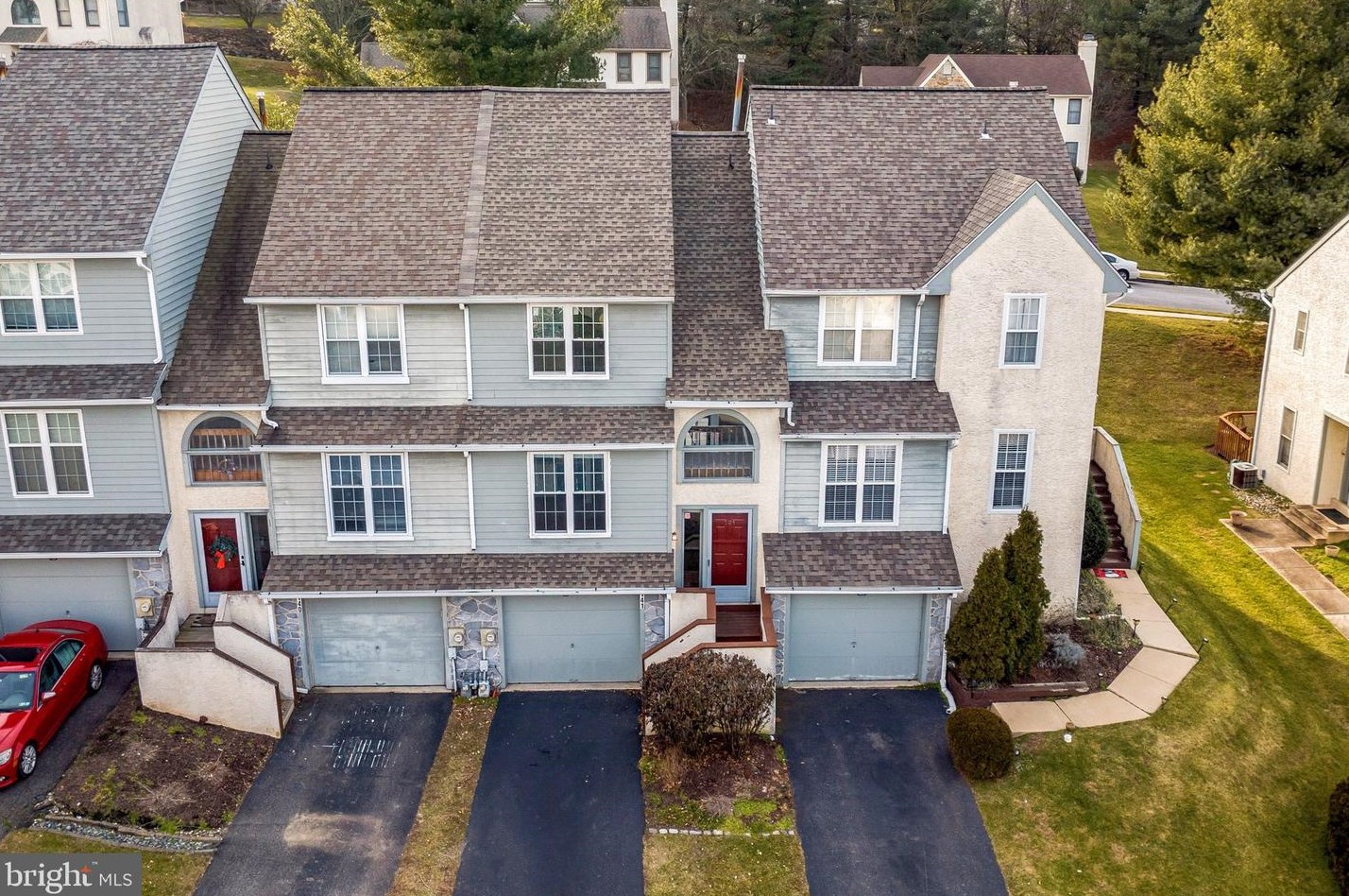 141 Knollwood Ct, Chester PA  19014-1260 exterior