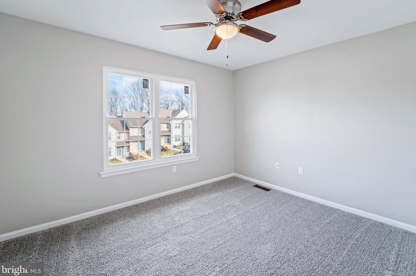 141 Knollwood Ct, Chester PA  19014-1260 exterior