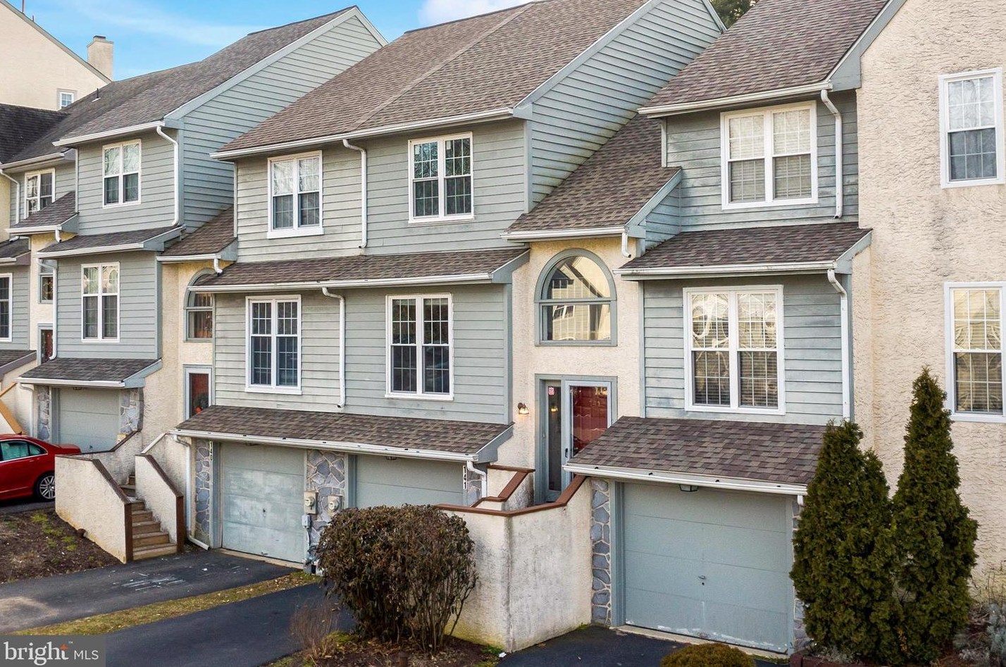 141 Knollwood Ct, Chester PA  19014-1260 exterior