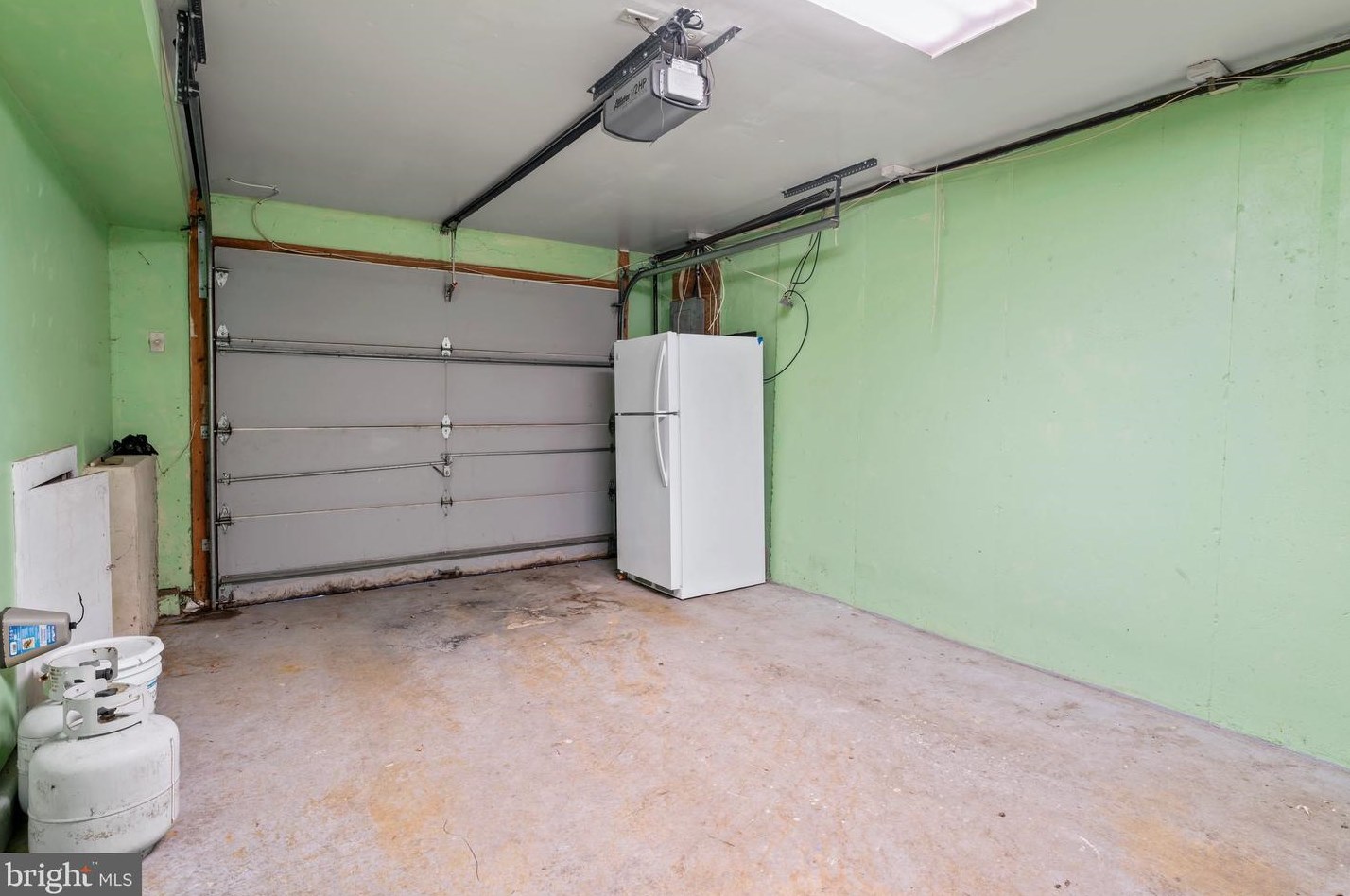 141 Knollwood Ct, Chester PA  19014-1260 exterior