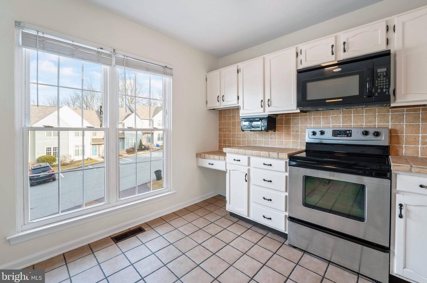 141 Knollwood Ct, Chester PA  19014-1260 exterior