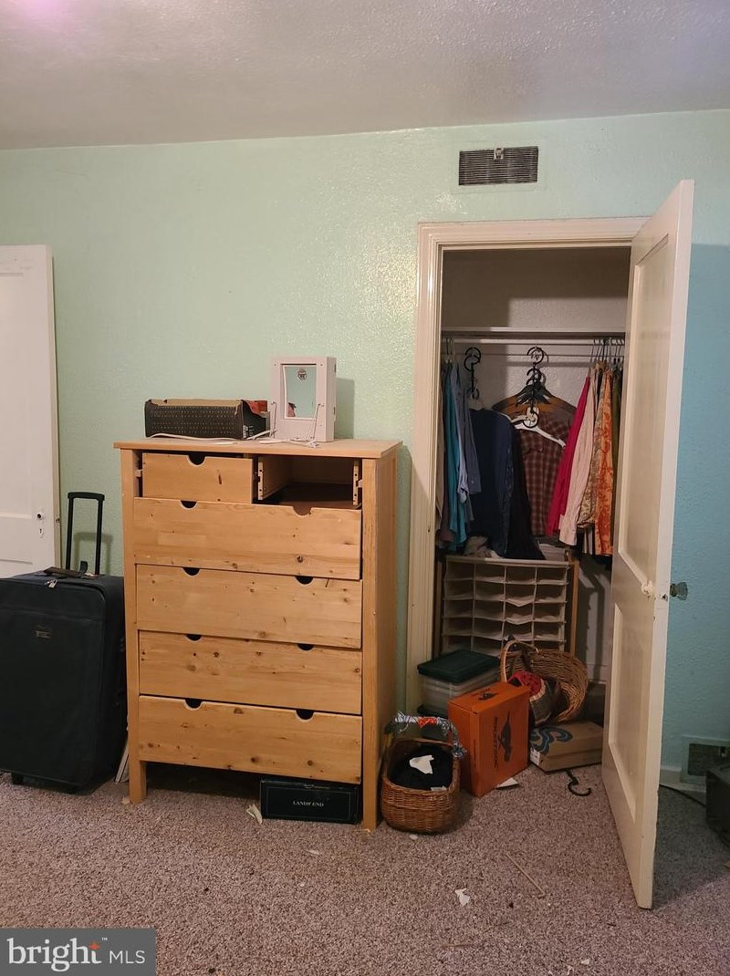 328 Springton Rd, Upper Darby PA  19082-4616 exterior