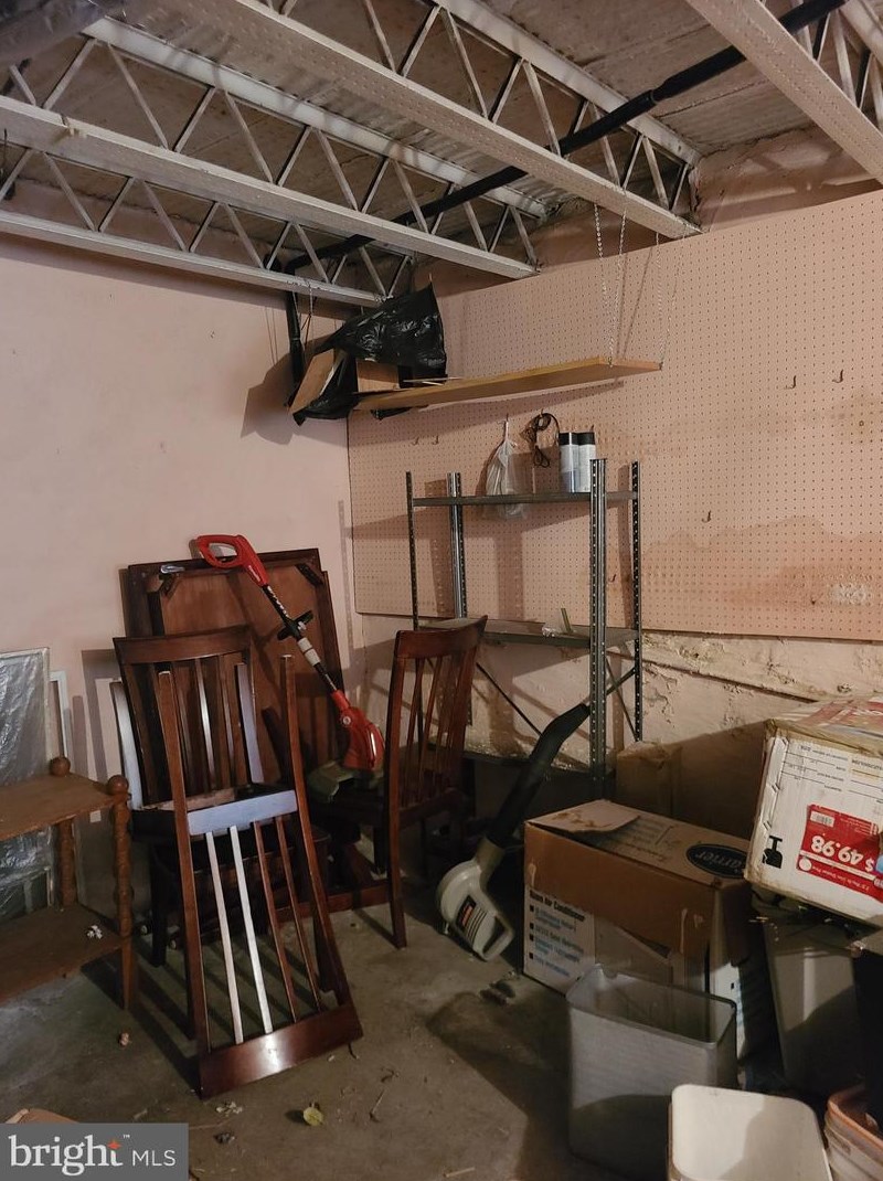 328 Springton Rd, Upper Darby PA  19082-4616 exterior