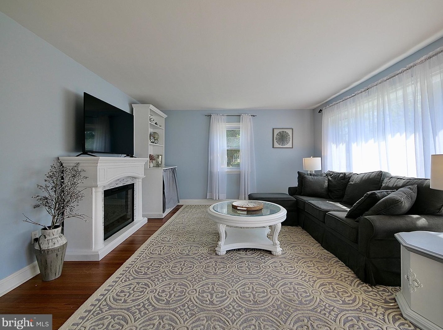 401 Garden Ln, Chester PA  19014-2018 exterior