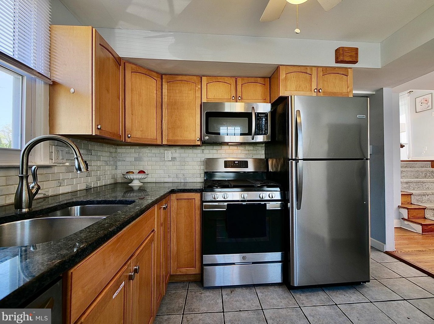 401 Garden Ln, Chester PA  19014-2018 exterior