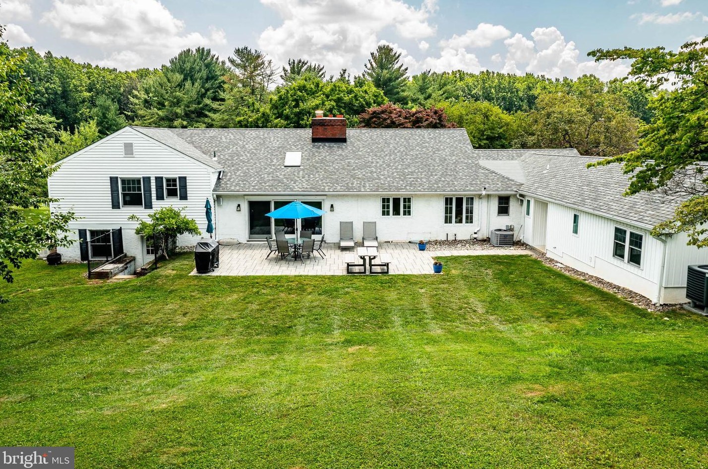 13 Orchard Ln, Glen Mills, PA 19342