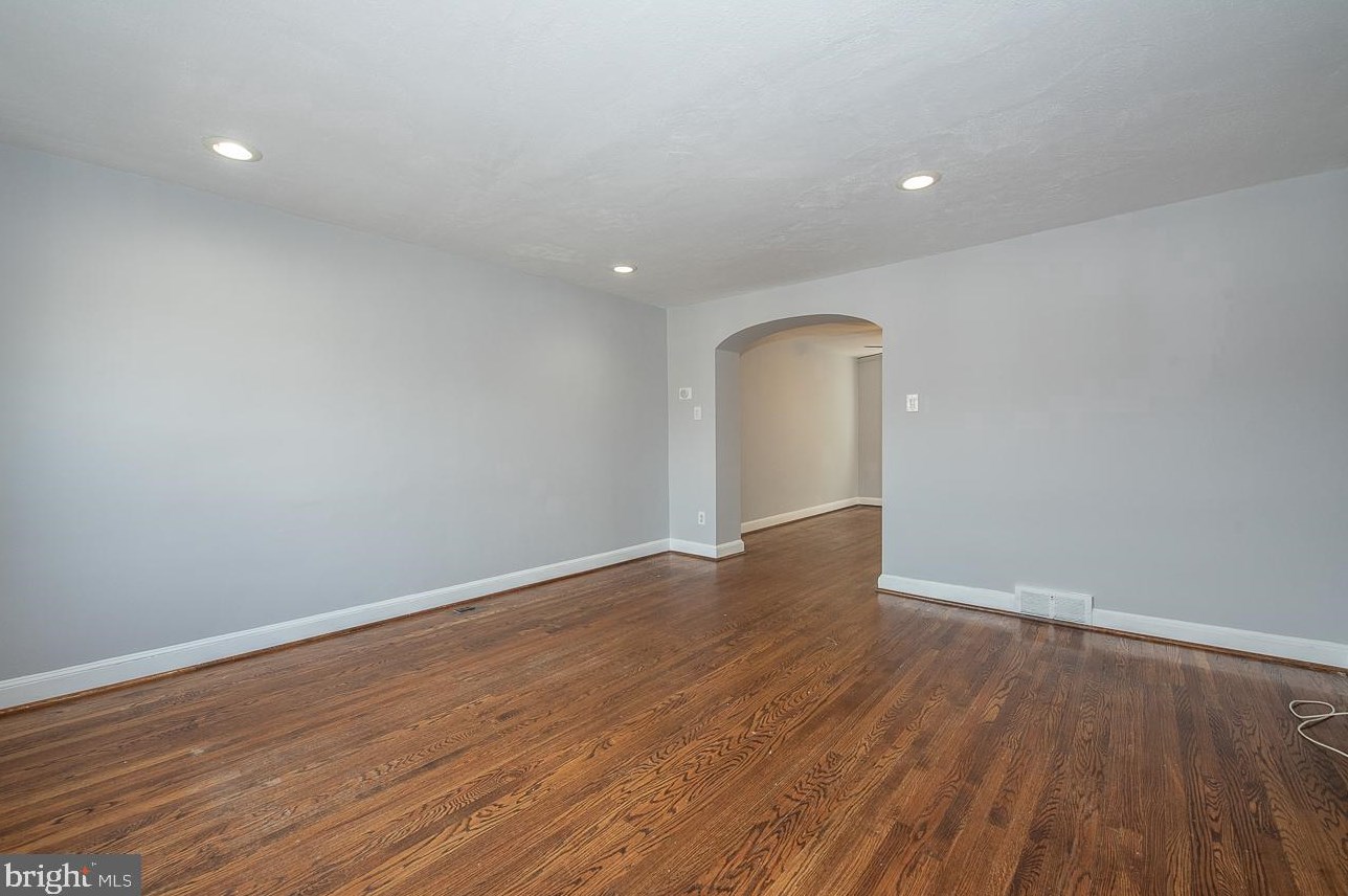 84 Harwood Ave, Upper Darby PA  19082-1009 exterior