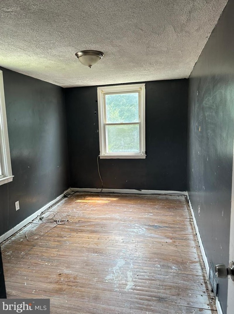 621 Tribet Pl, Darby PA  19023-3124 exterior