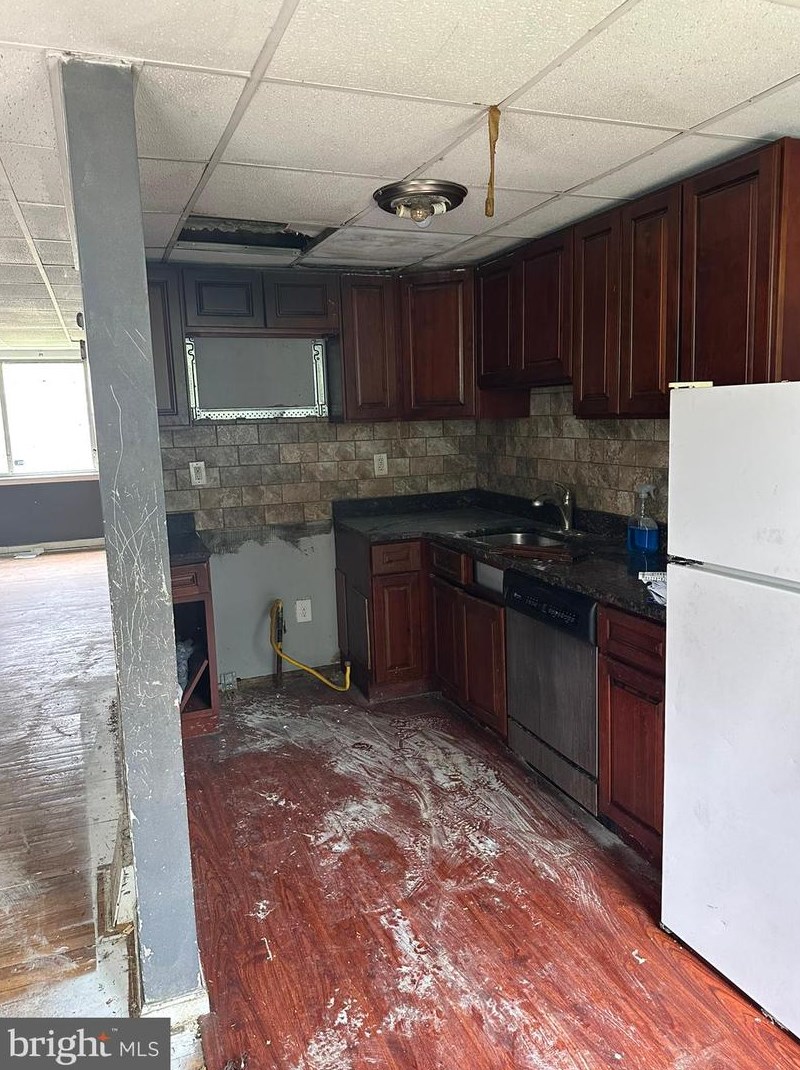 621 Tribet Pl, Darby PA  19023-3124 exterior