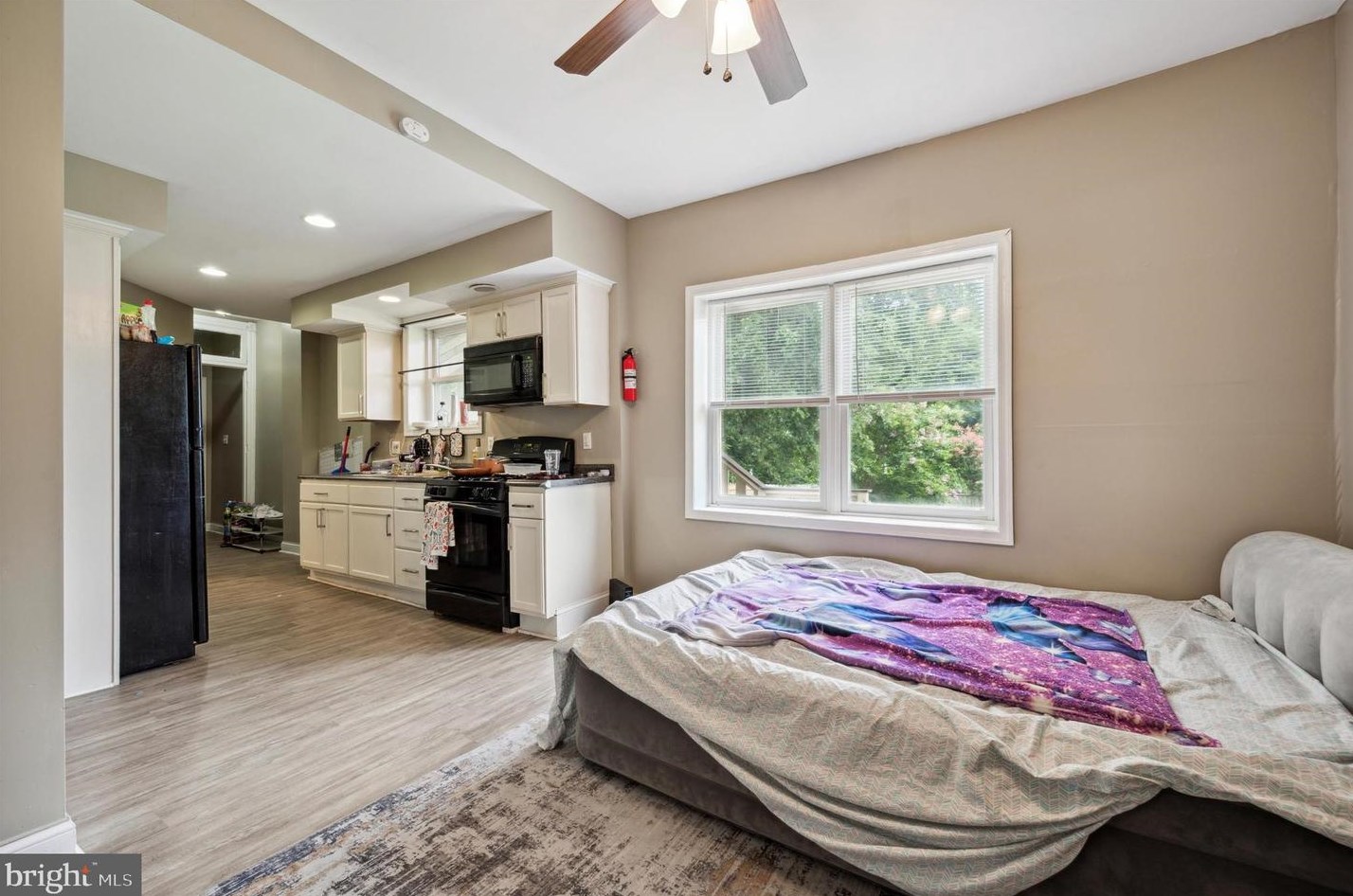 217 8th St, Chester PA 19013-4221 exterior