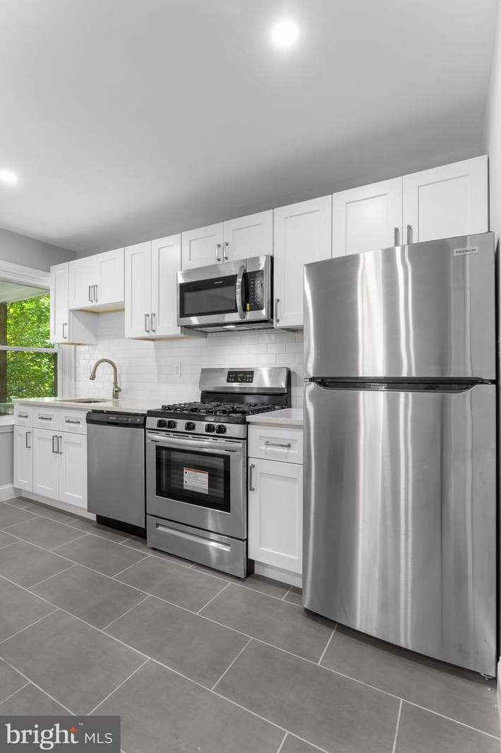 924 Macadam St, Chester PA 19013-5814 exterior