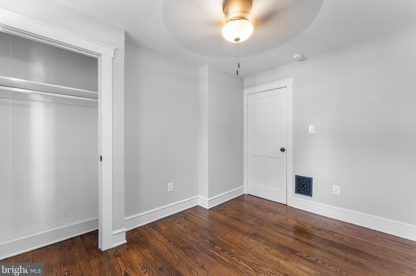 924 Macadam St, Chester PA 19013-5814 exterior