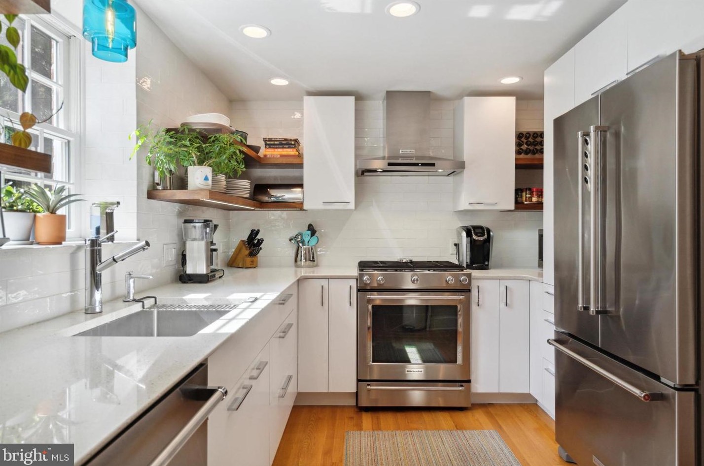 702 Powder Ml Ln, Penn Wynne PA 19096-4036 exterior