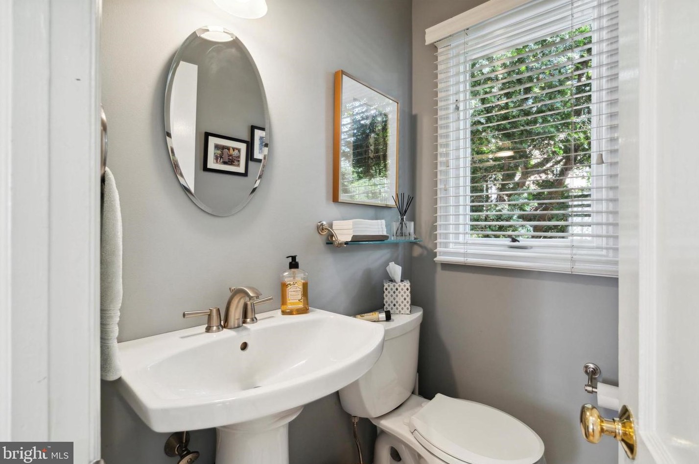 702 Powder Ml Ln, Penn Wynne PA 19096-4036 exterior