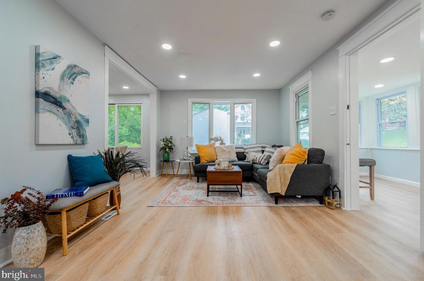 142 Haverford Rd, Folsom PA  19033-3019 exterior