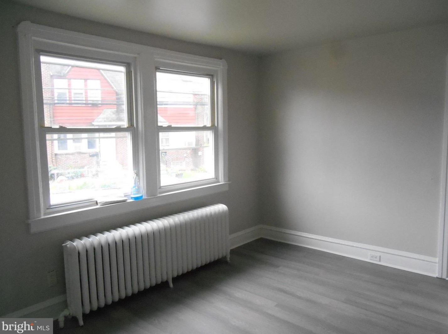 561 Littlecroft Rd, Upper Darby PA 19082-5226 exterior