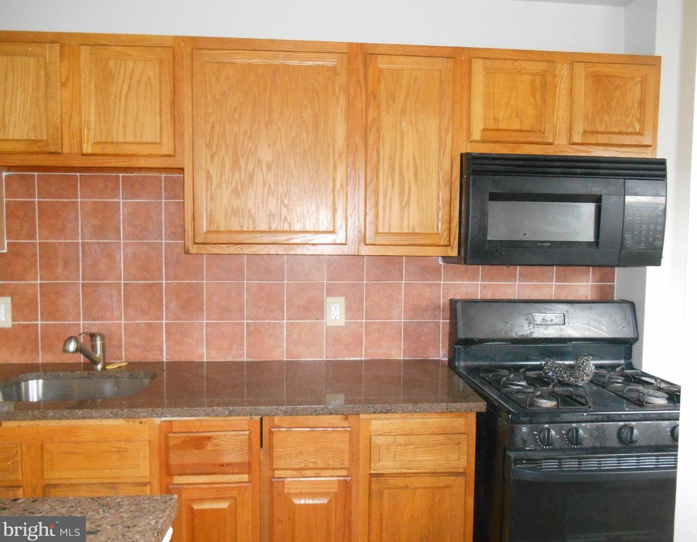 561 Littlecroft Rd, Upper Darby PA 19082-5226 exterior