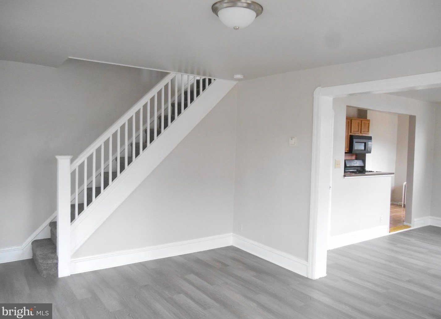 561 Littlecroft Rd, Upper Darby PA 19082-5226 exterior