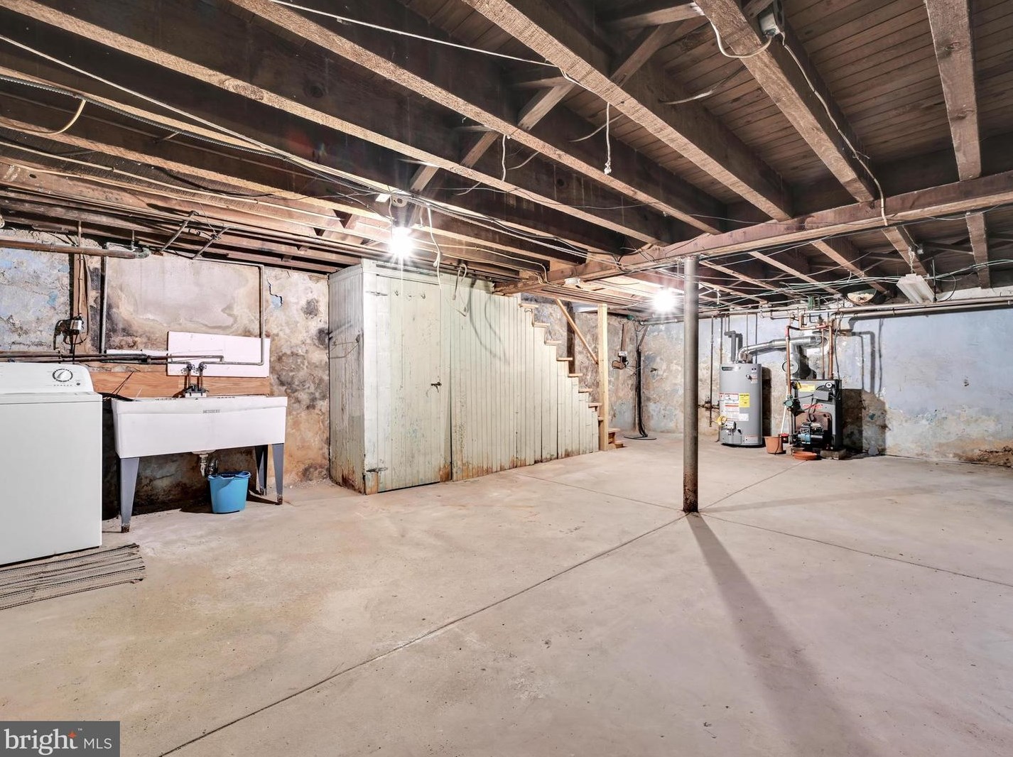 1123 Chester Pike, Chester PA 19022-1124 exterior