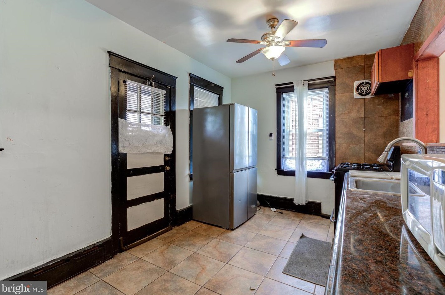 248 Mowry St, Chester PA 19013-5021 exterior