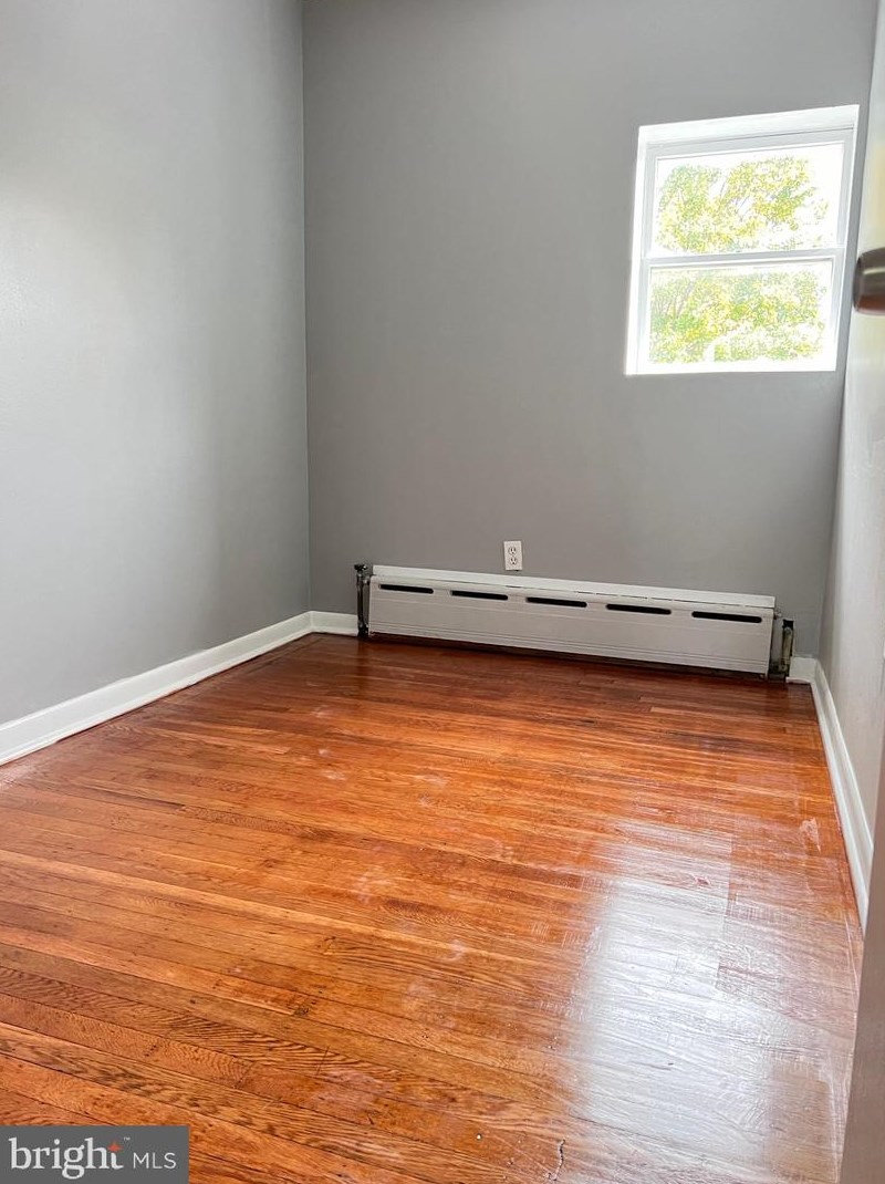 512 Glendale Rd, Upper Darby PA  19082-5019 exterior