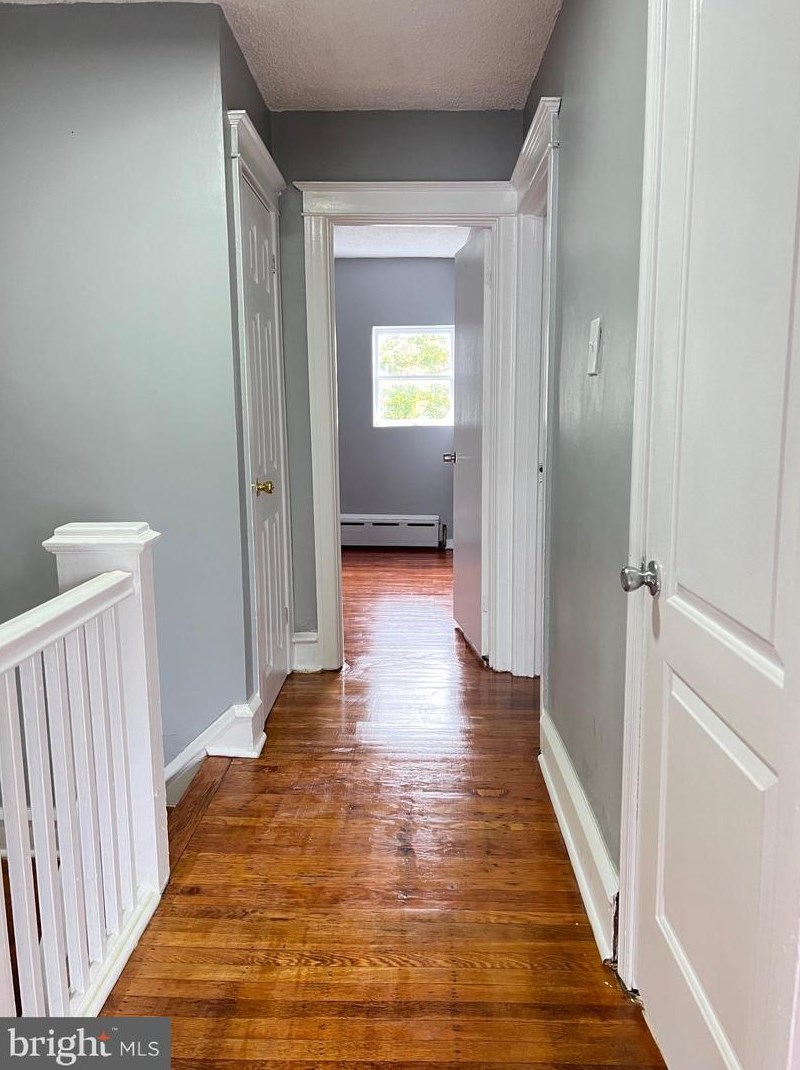 512 Glendale Rd, Upper Darby PA  19082-5019 exterior