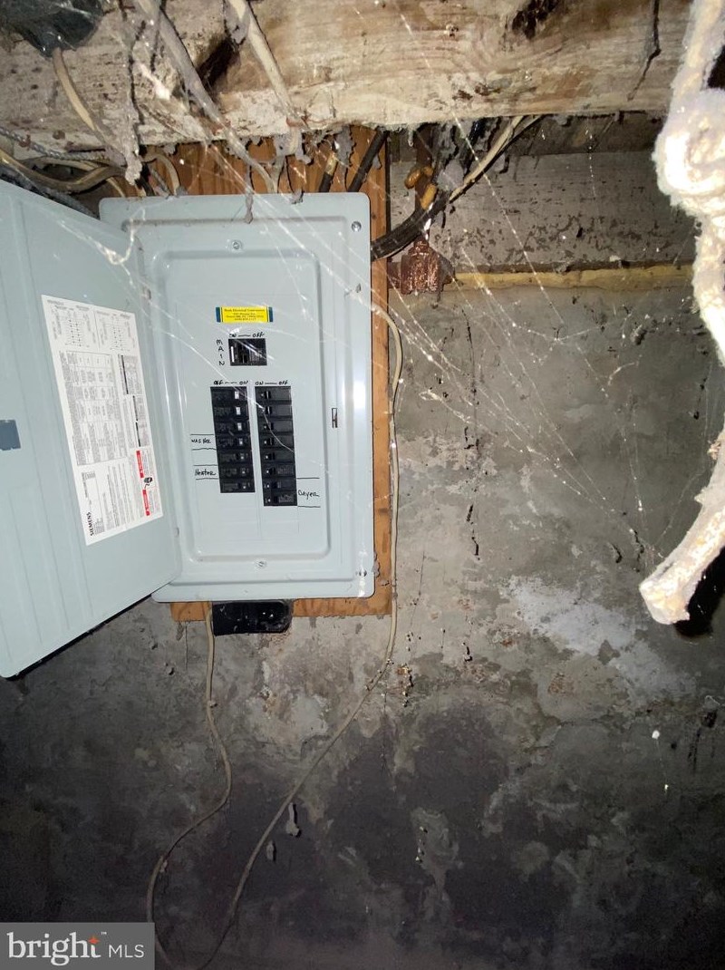 14 College Ave, Upper Darby PA  19082-1605 exterior